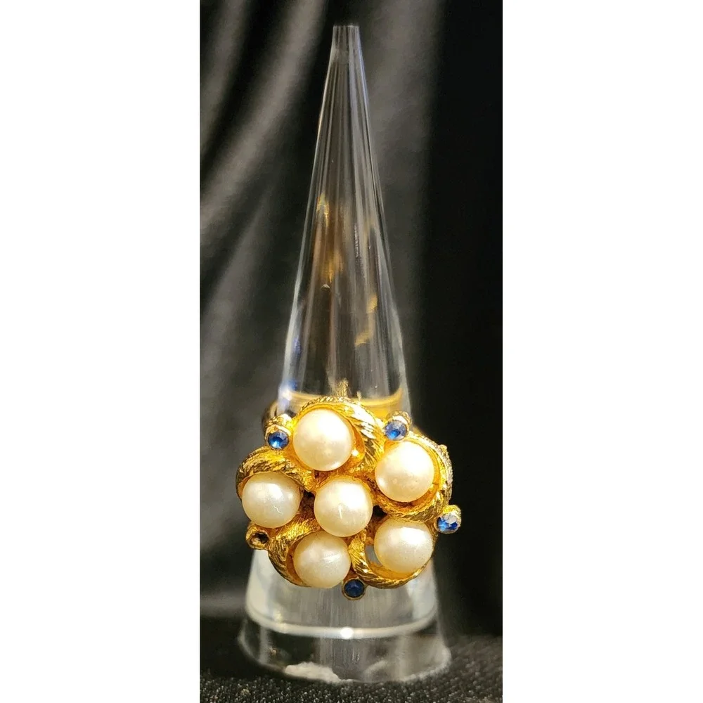 VTG Gold Tone Faux Pearl Cluster Ring Blue Rhinestone Accents Size 5.5 READ
